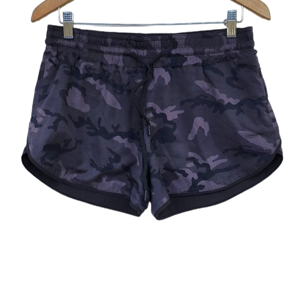 Zyia Forest Camo Flip It Shorts Size Medium